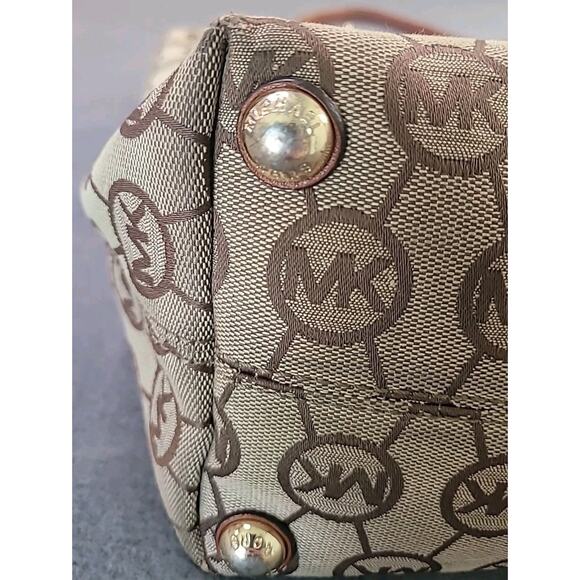 Michael Kors MK Beige & Brown Tote – Classic Shoulder Bag – Tons of Pockets - Picture 3 of 16